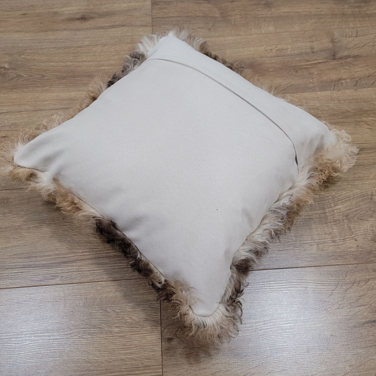 Long Wool Cushion