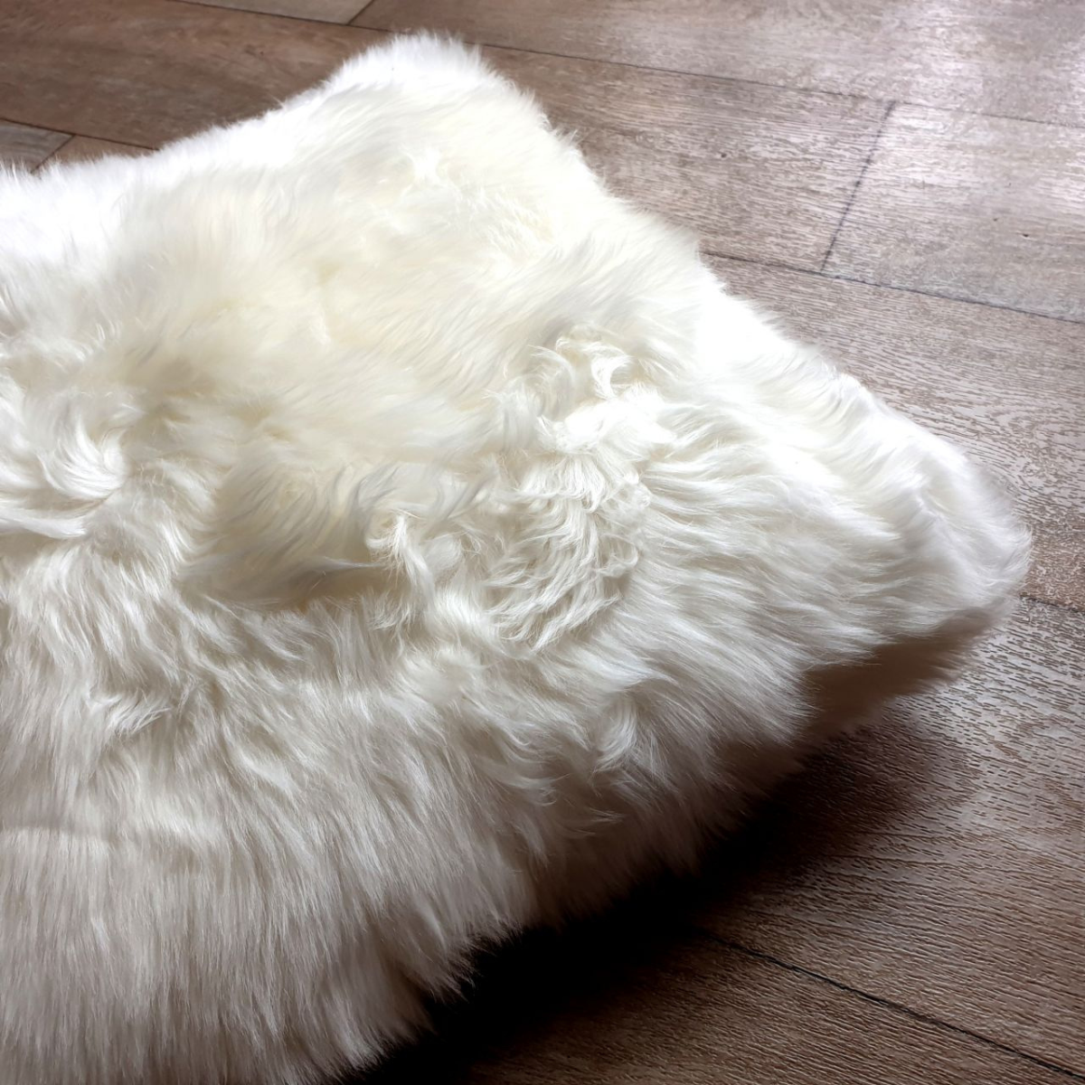 Long Wool Cushion